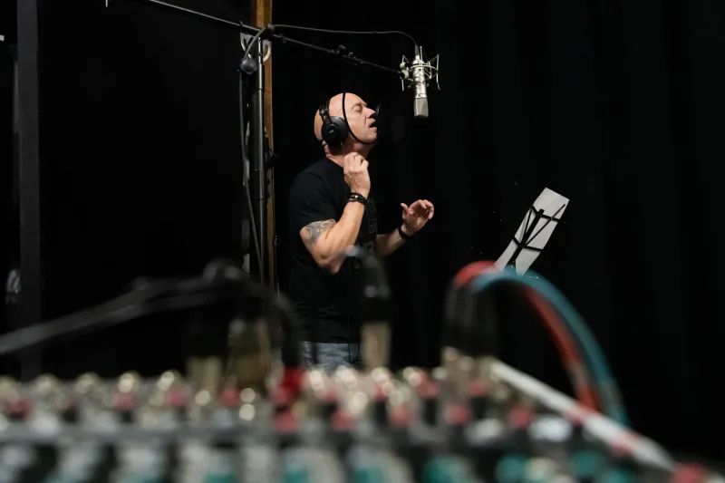 Ditch the Click: How British Artists Are Finding Rhythm in the Silence