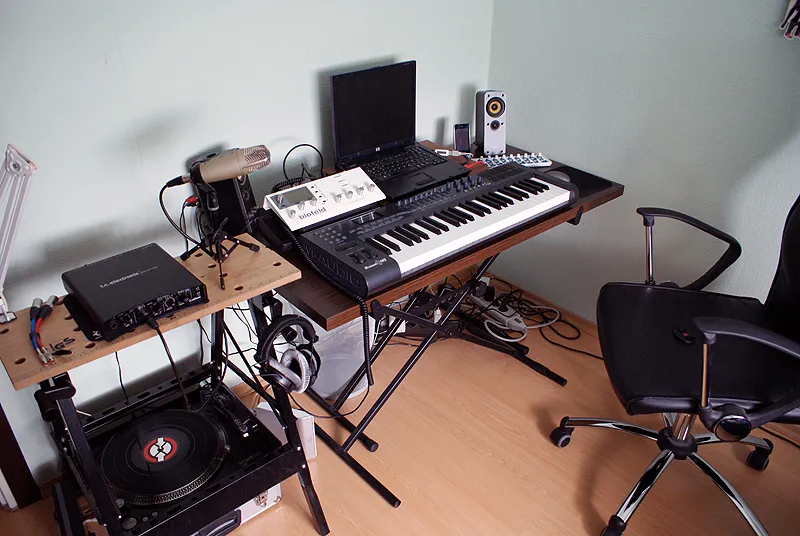 Picking Your First Proper Mic: A No-Nonsense Guide for UK Home Recordists